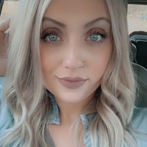 Meet your Posher, Michaela